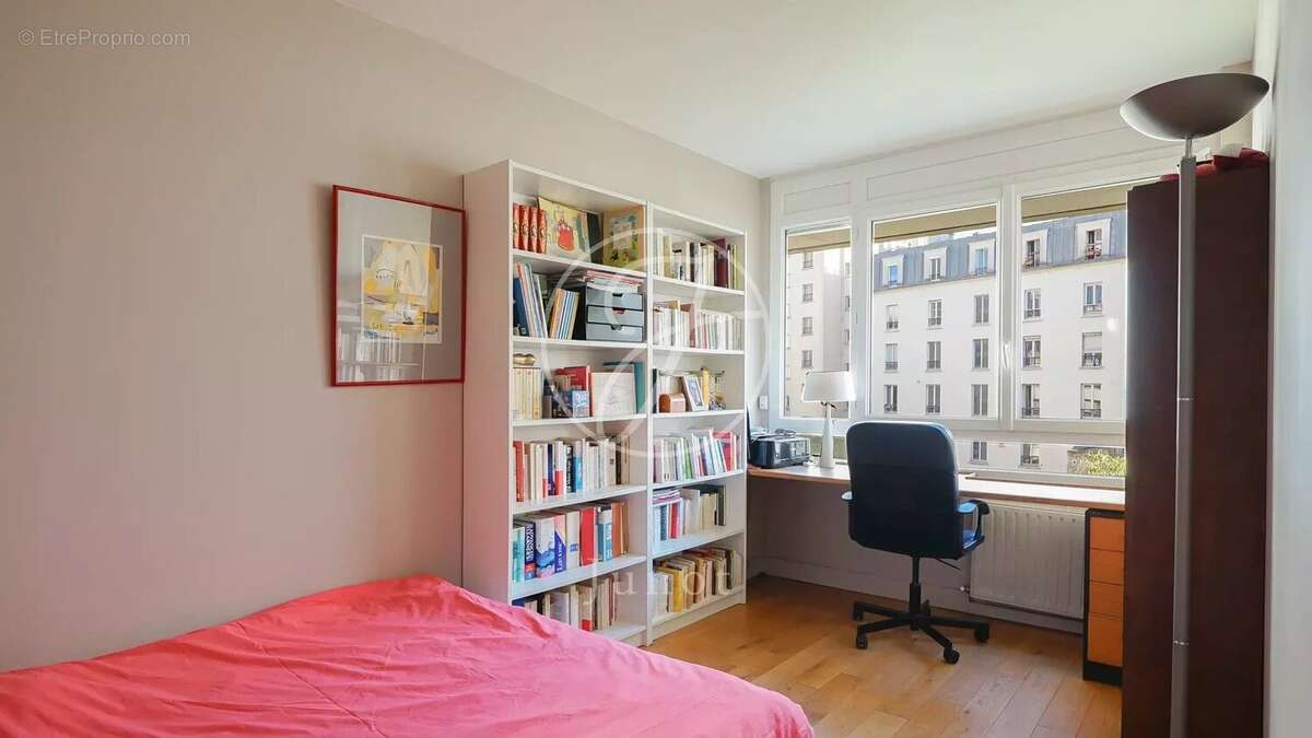 Appartement à PARIS-19E
