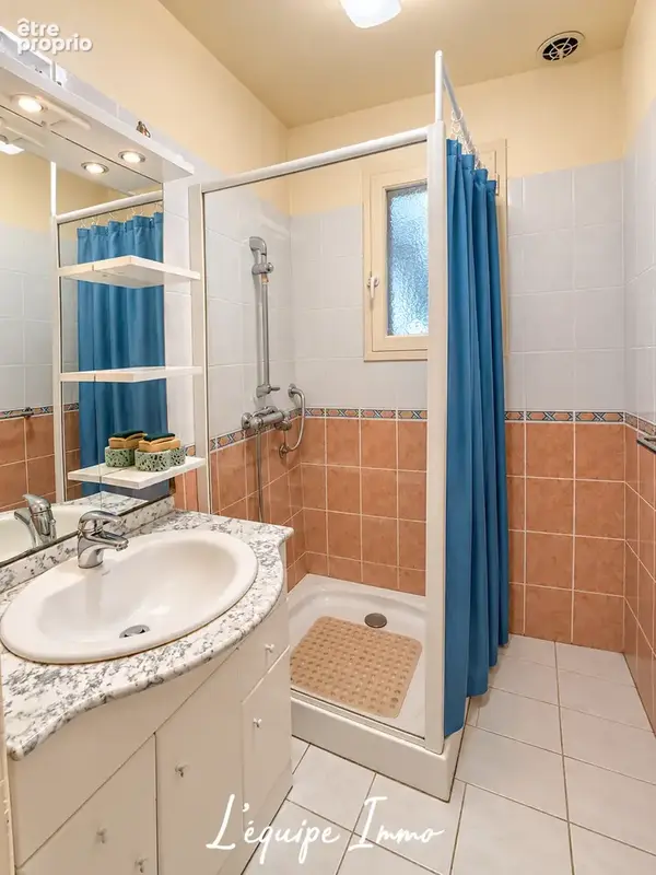 Une maison atypique aux multiples possibilités - photo 10