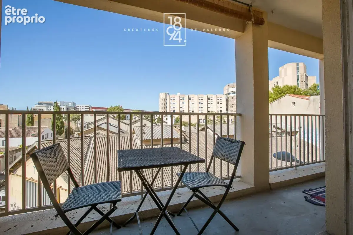 Marseille 6ᵉ – baille – t2/3 traversant avec terrasse, balcon, ascenseur et cave - photo 1