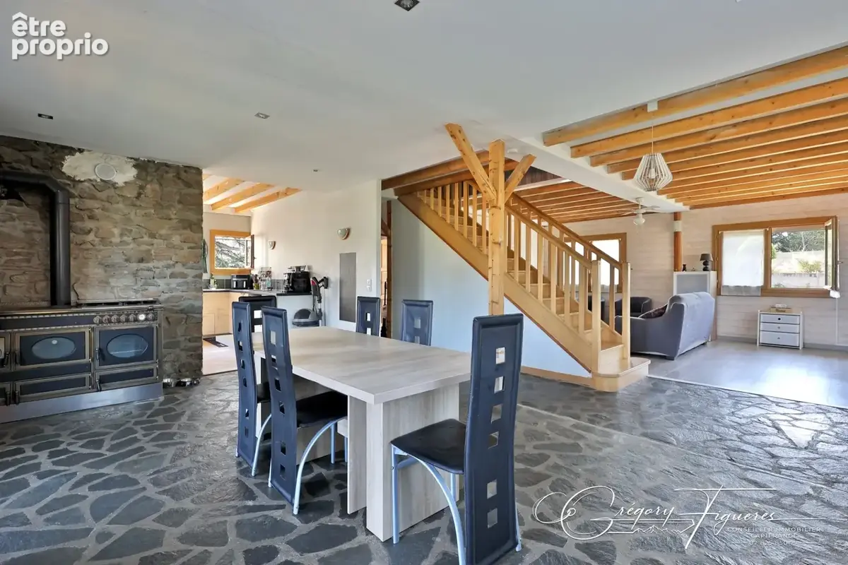 Châteauneuf – maison familiale 6 pièces – 4 chambres – vue dégagée – terrain 1 174 m² - photo 3