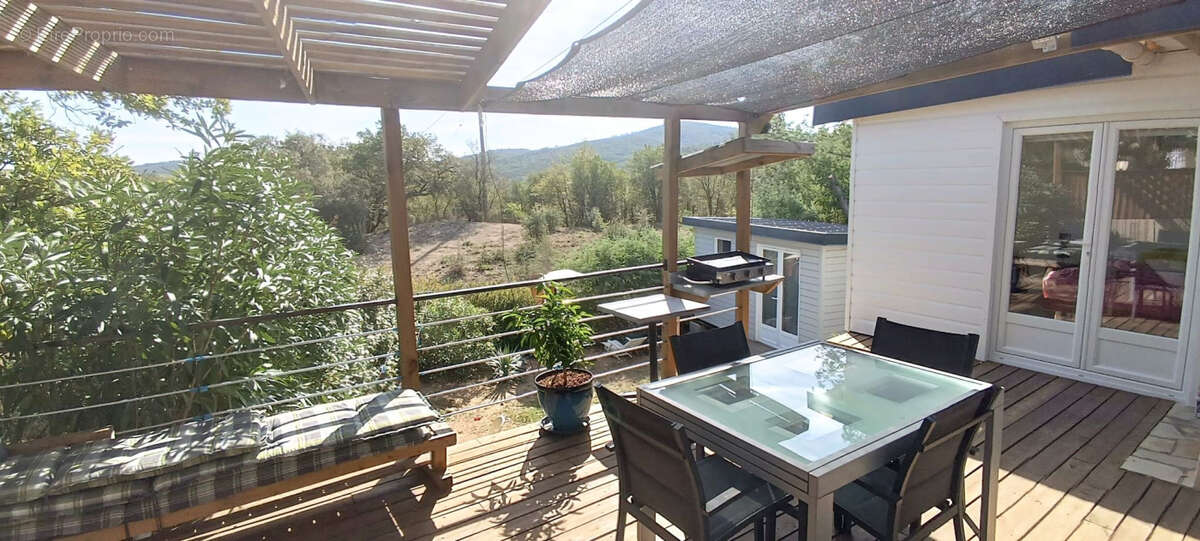 Maison à ROQUEBRUNE-SUR-ARGENS