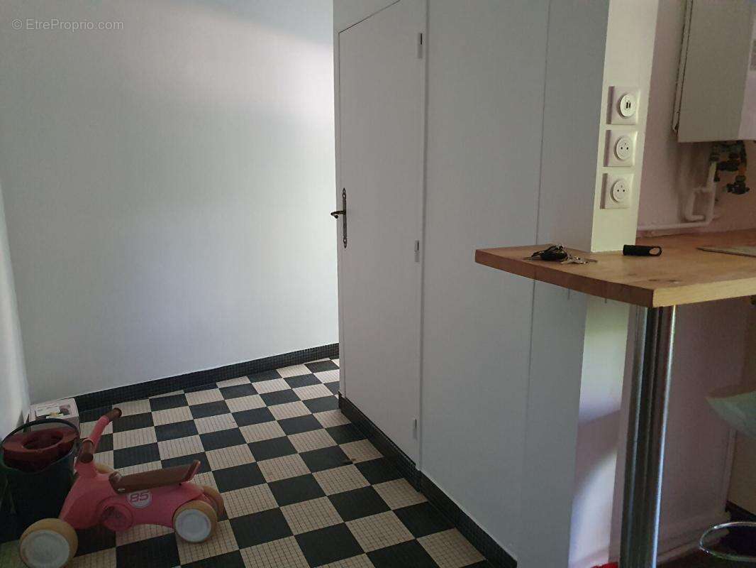 Nantes - CANCLAUX -  Rue de Gigant -Appartement 3 pièces avec cave et stationnement privatif sécurisé - photo 7