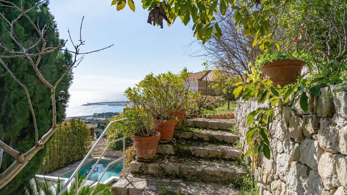 Appartement à MENTON