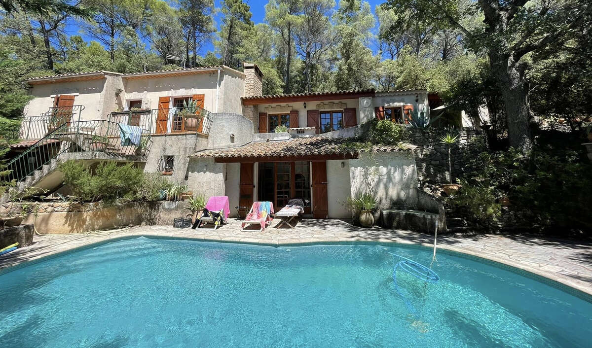 Maison à VILLECROZE