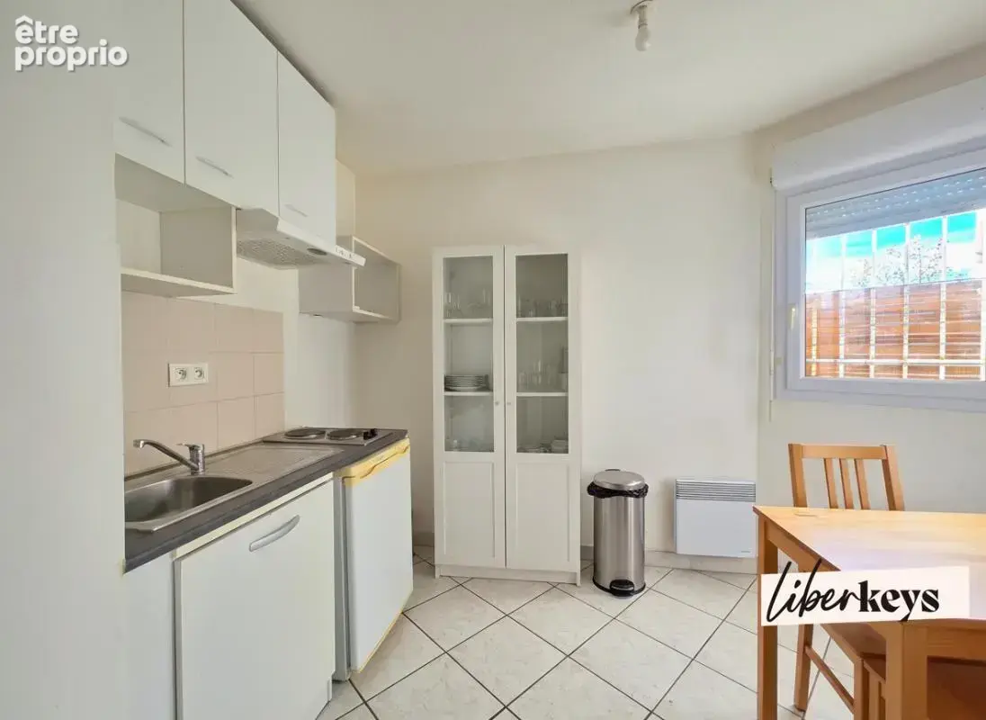 Croix d'argent - Appartement T2 avec terrasse, place de parking en sous sol, piscine - photo 3