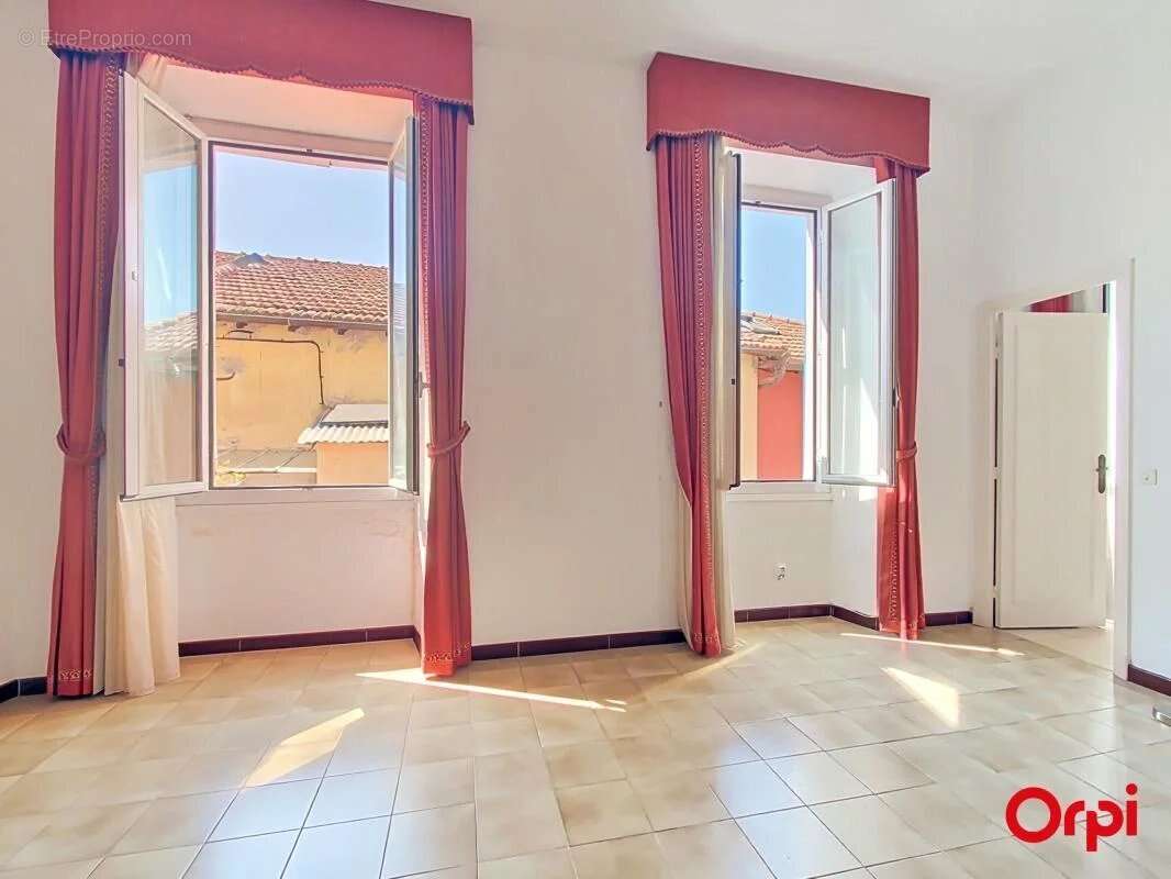 MENTON, QUARTIER GARAVAN : Deux appartements, (3p et studio) - photo 2