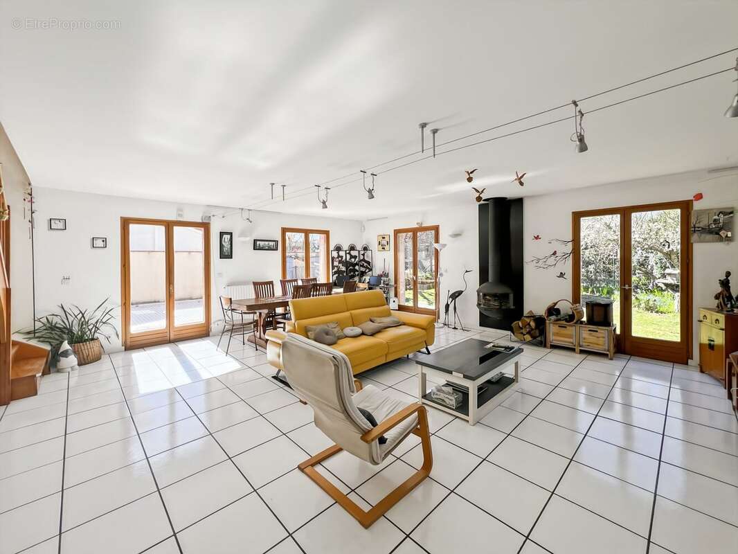Maison 216 m² à Tournefeuille  - photo 2
