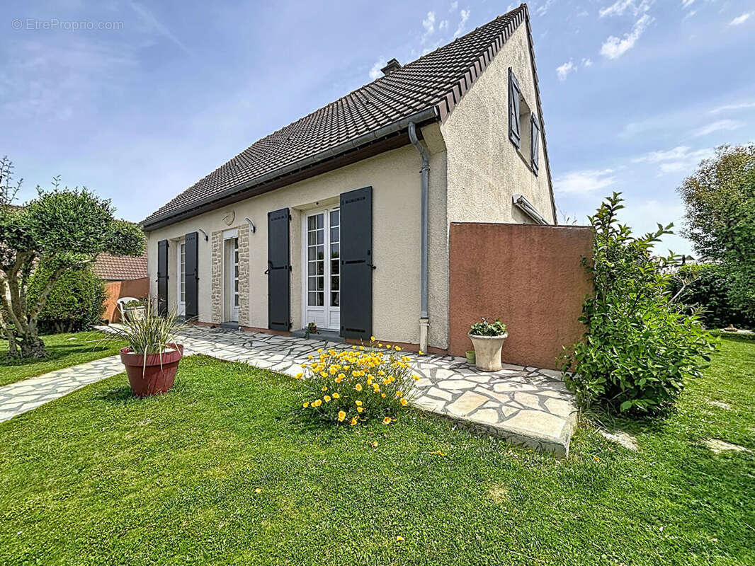 Maison à LION-SUR-MER