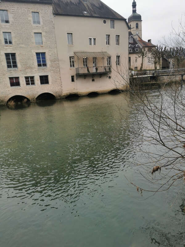 Commerce à ORNANS