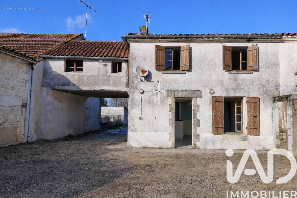Photo 1 - Maison à SIGOGNE