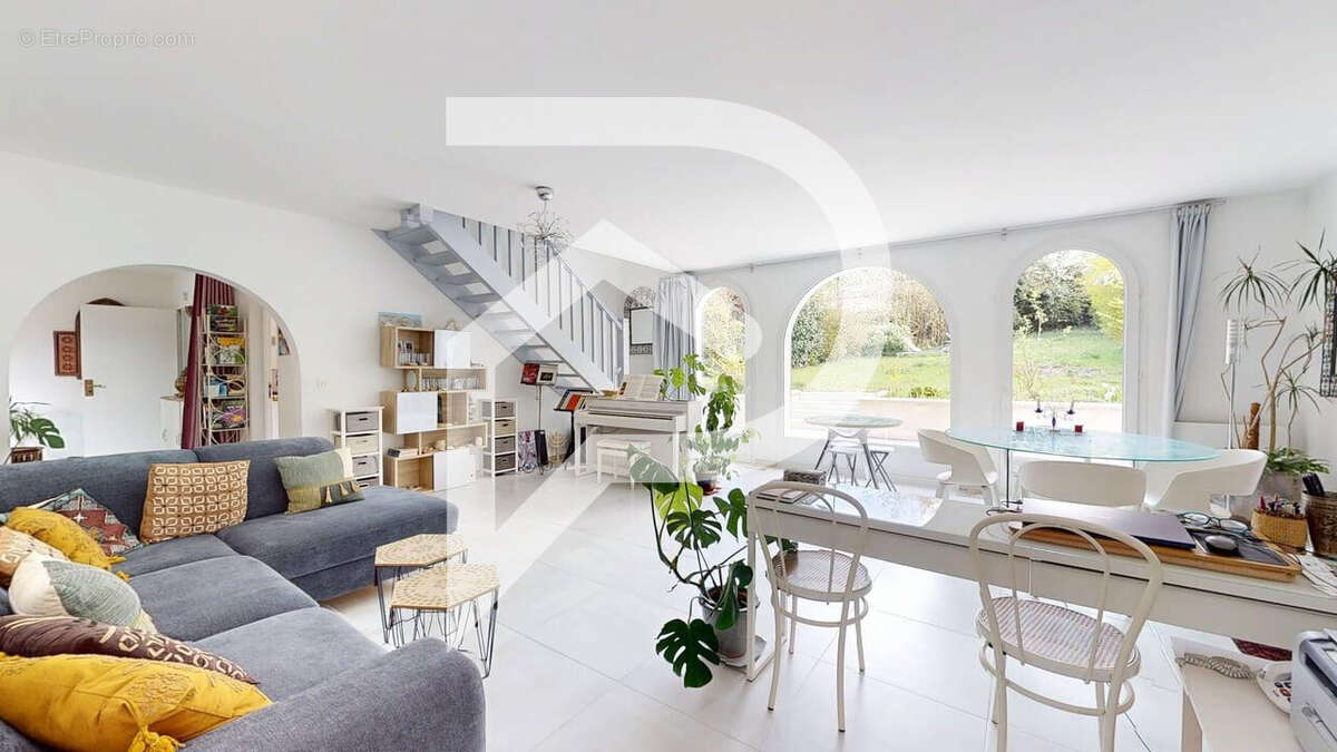 Maison à L'ETANG-LA-VILLE