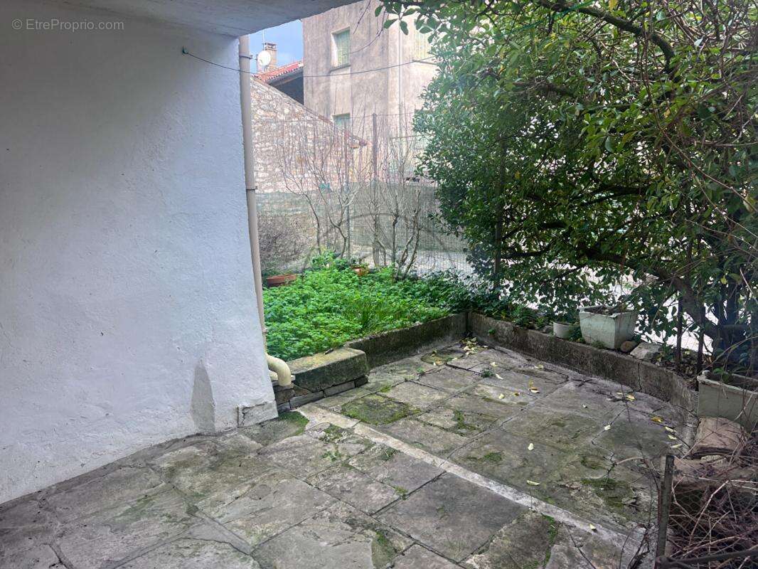 Maison à BARJAC