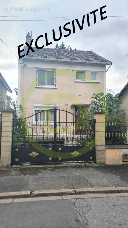 Maison à VILLENEUVE-SAINT-GEORGES