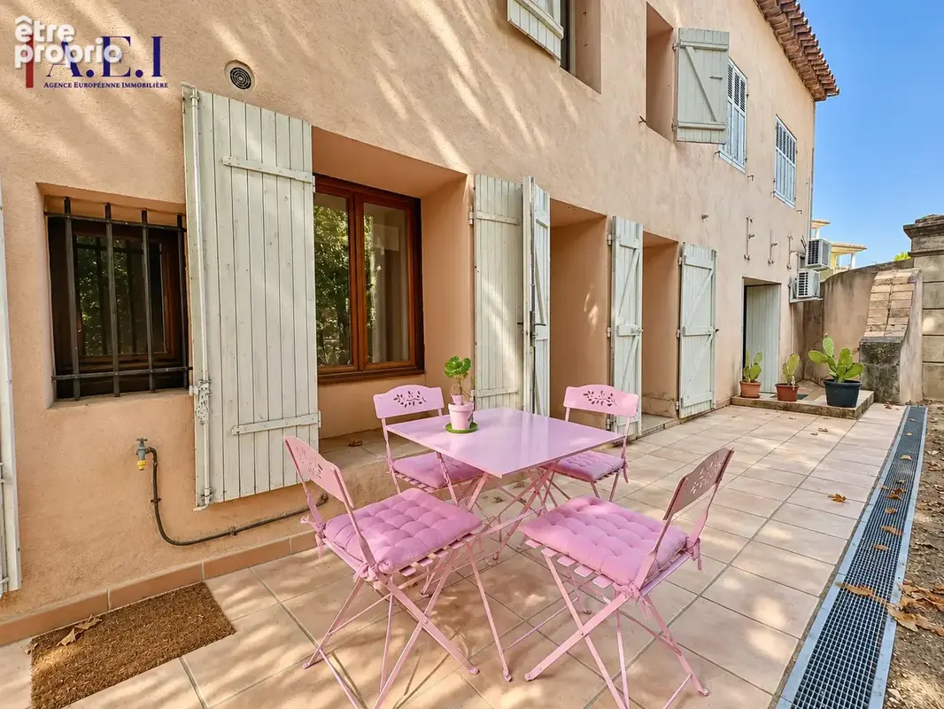Appartement à SIX-FOURS-LES-PLAGES