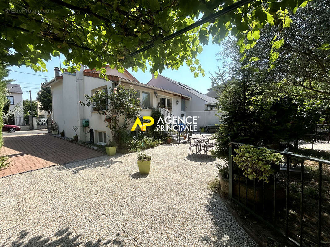Maison à BEZONS