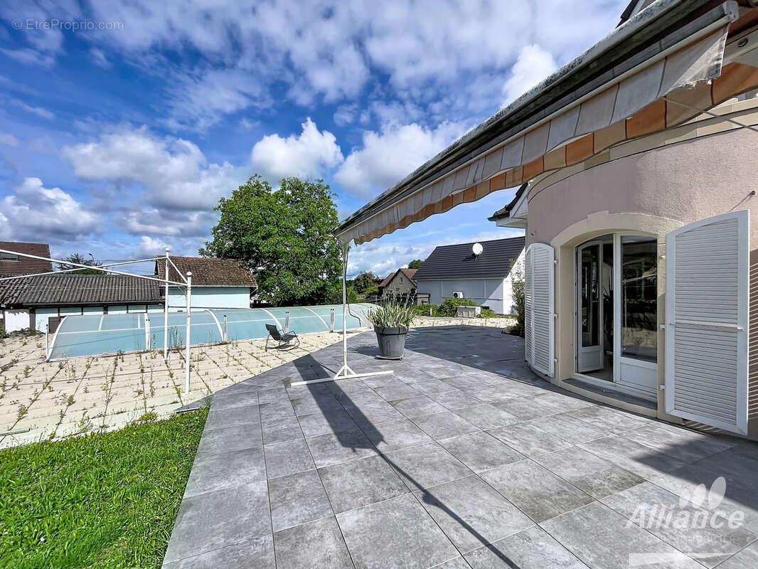 Maison de 1992 avec 4 chambres et piscine - photo 2