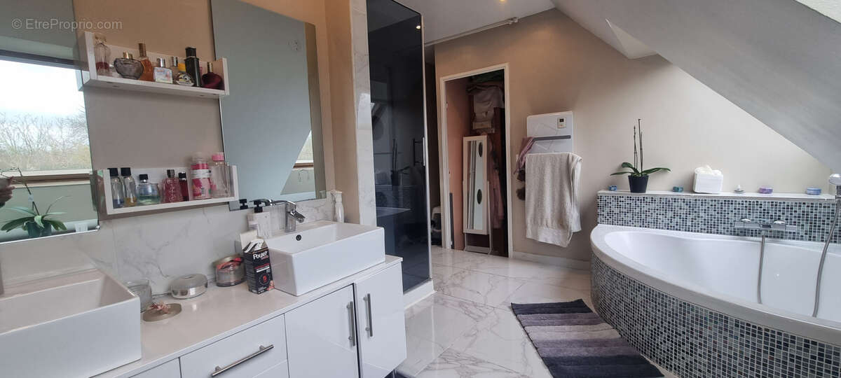 Maison à LONGUEVILLE