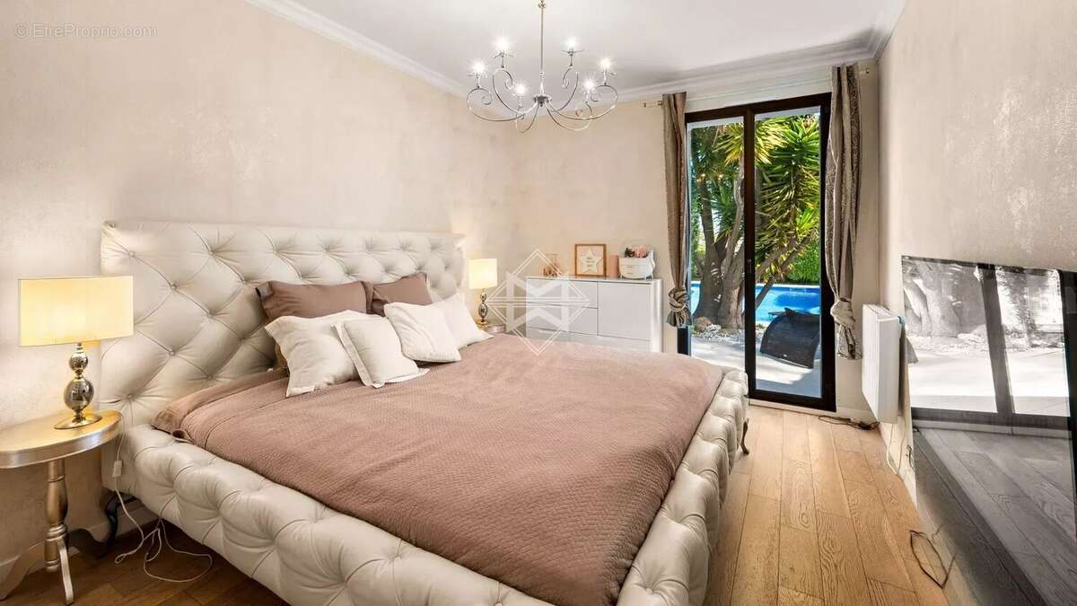 Maison à VILLENEUVE-LOUBET