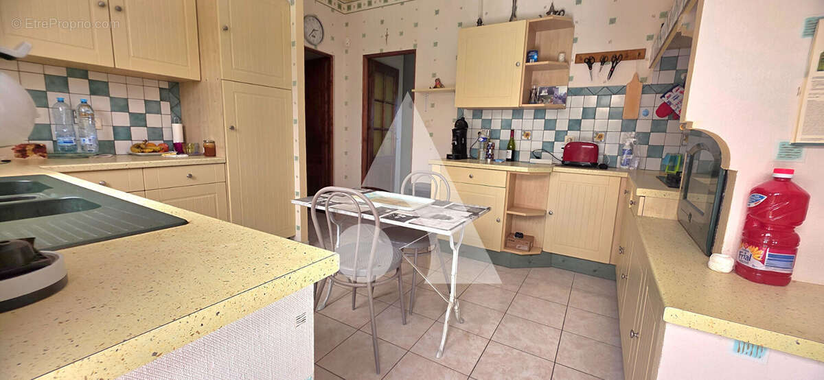 Maison à CHAILLEVETTE