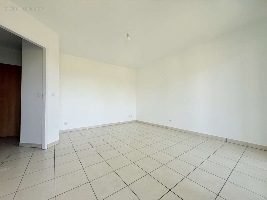 Appartement 2 pieces avec balcon et parking - photo 4