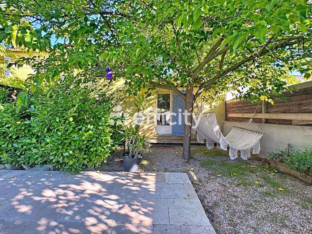 Maison 140 m² à Saint-Cannat  - photo 2