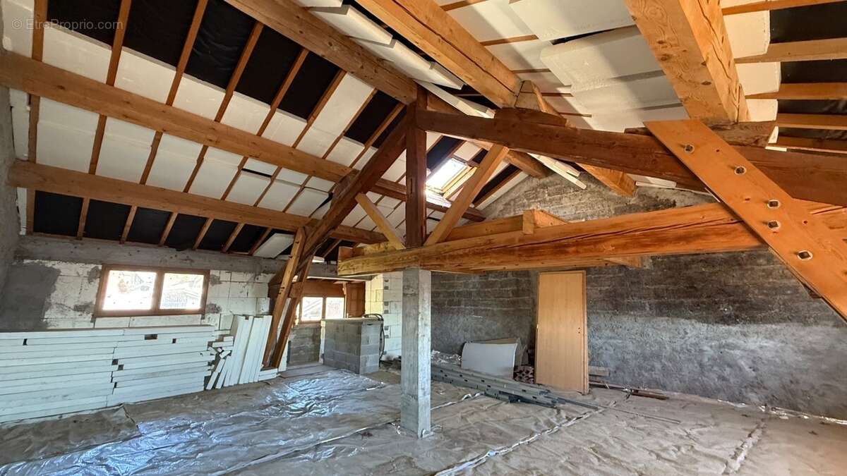 Appartement à LA MURETTE