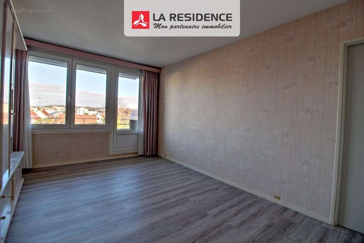 Appartement à LES MUREAUX