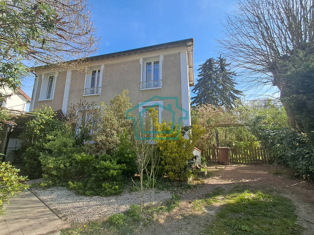 Maison à THOIRY