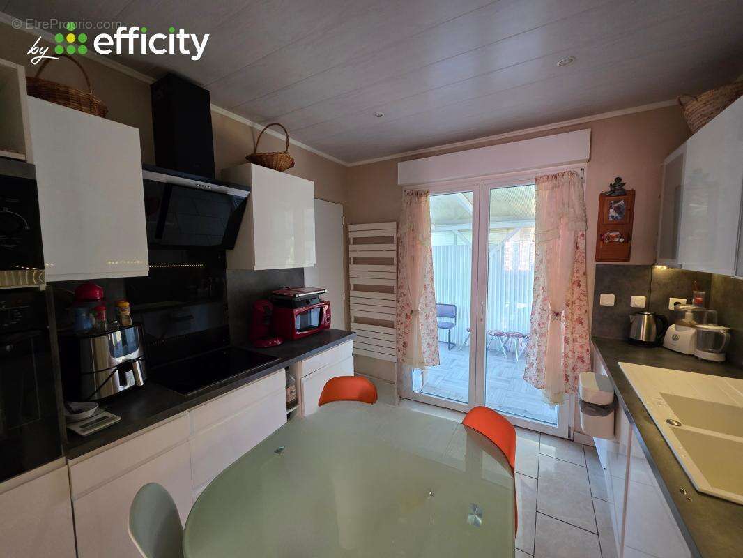 Maison à AULNOYE-AYMERIES