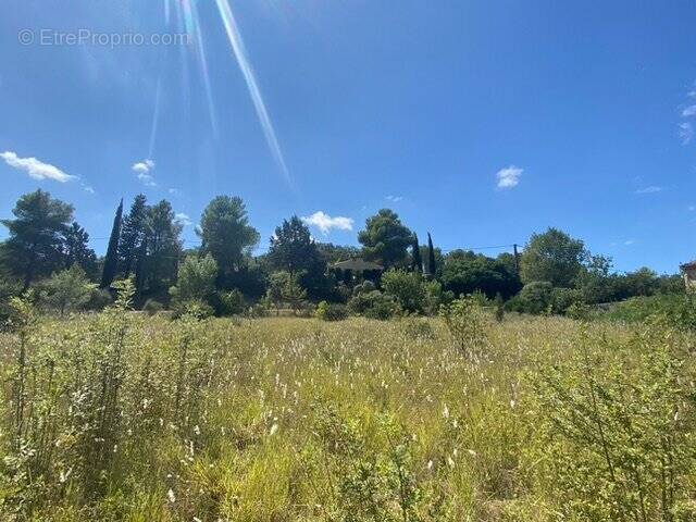 Terrain à PRADES-SUR-VERNAZOBRE