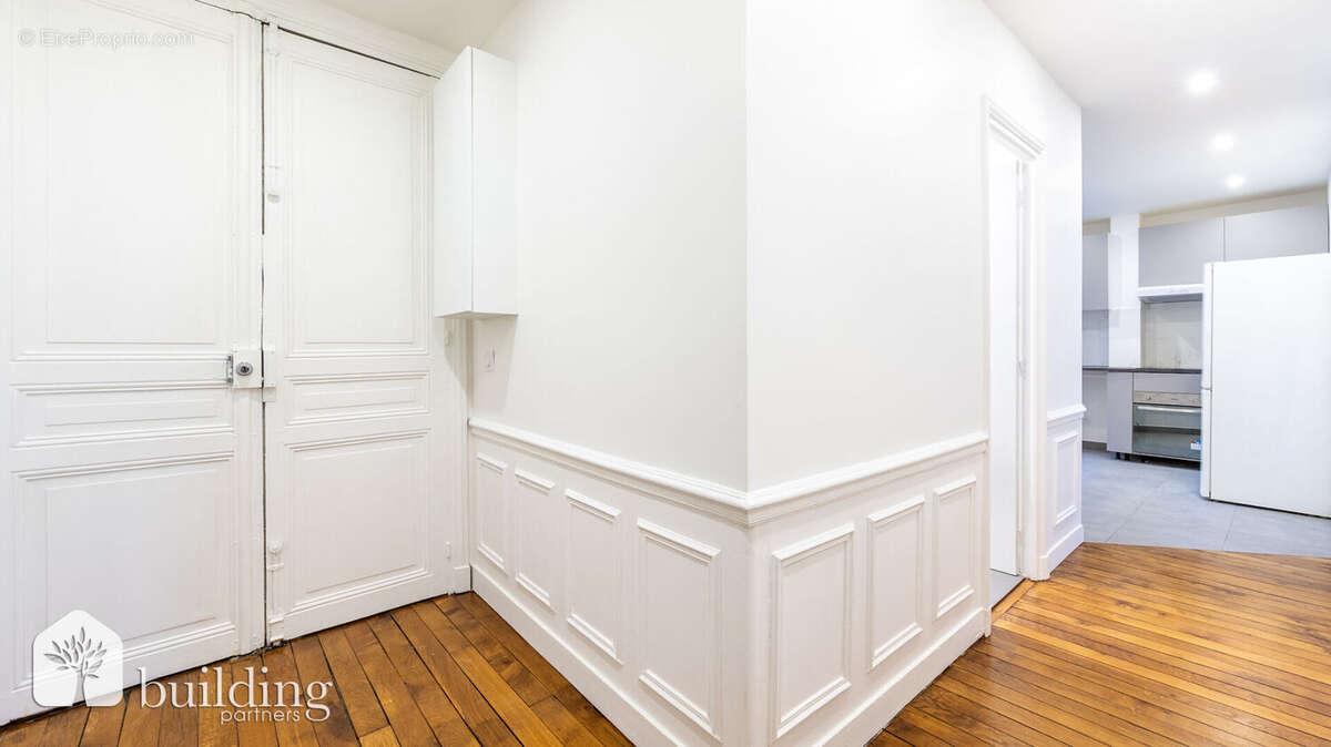 Levallois-Perret Mairie - Appartement 2 pièces rénové avec charme de l'ancien de 52.01m² - photo 10