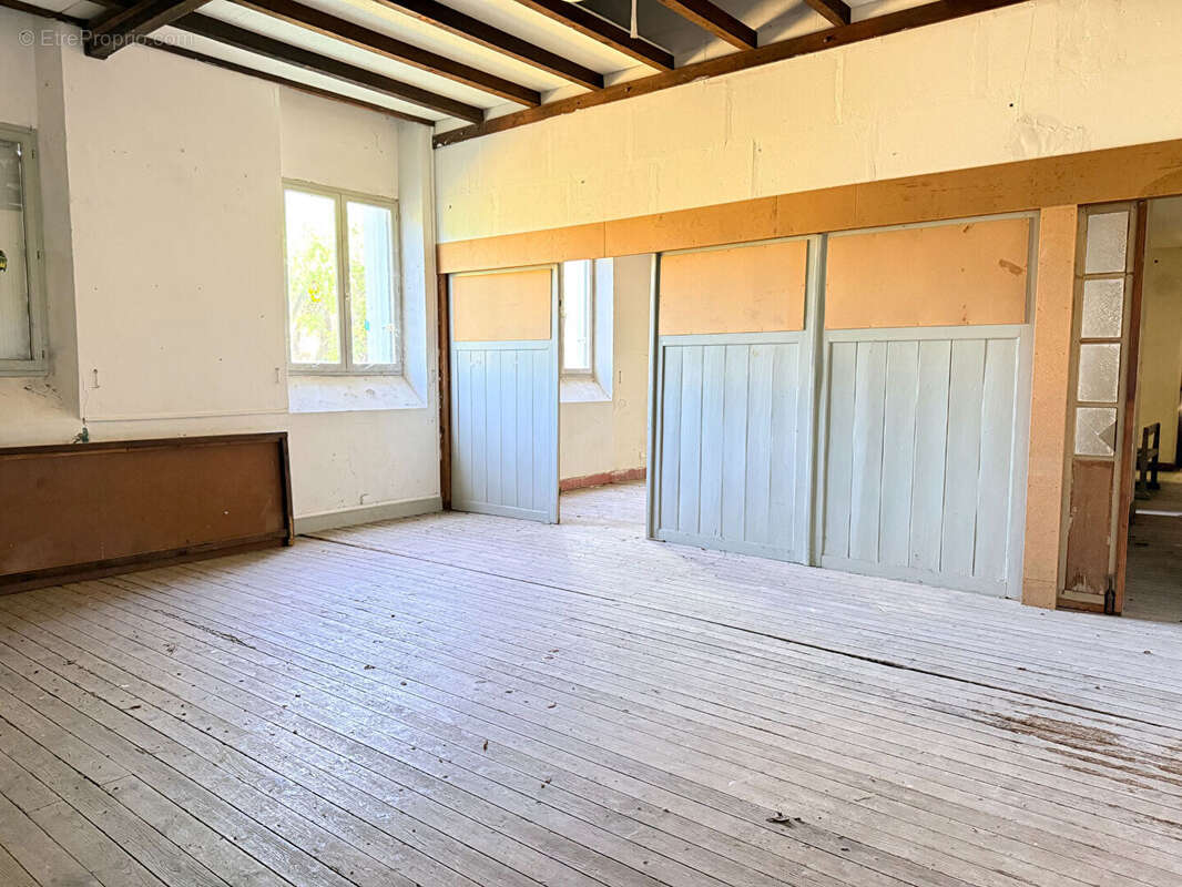 Maison à VILLEMOUSTAUSSOU