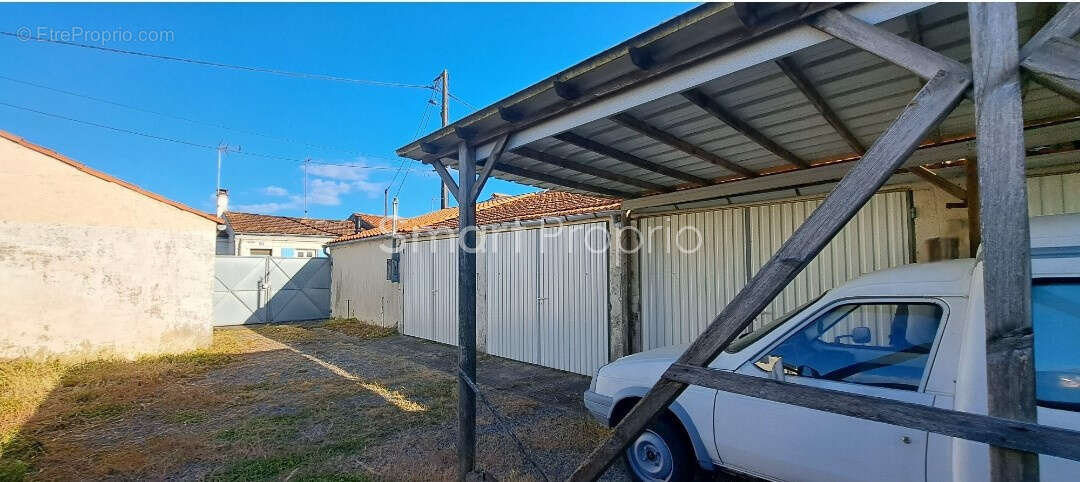 Parking à ROCHEFORT