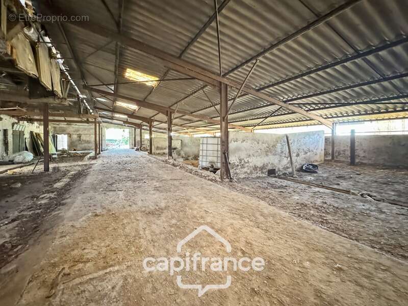 Commerce à TRONCHY