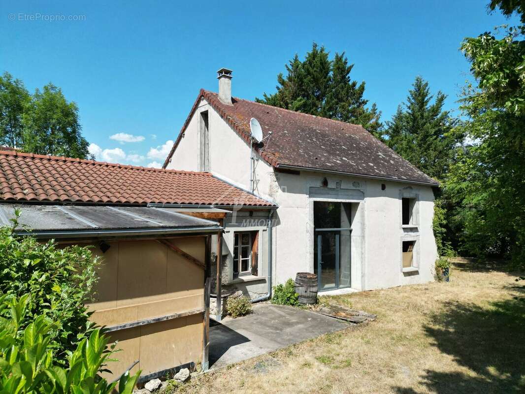Maison à JENZAT