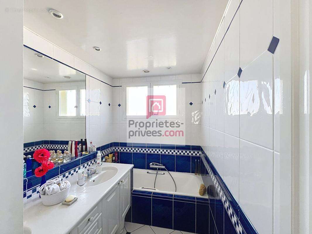 Maison à LE PERRAY-EN-YVELINES