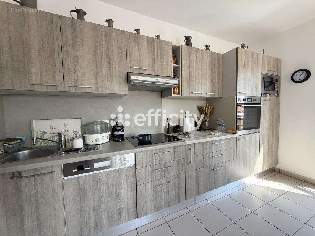 Appartement à PRINGY