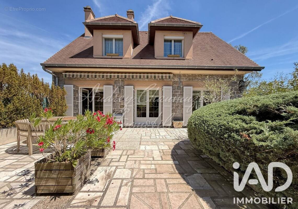 Photo 1 - Maison à VILLEBON-SUR-YVETTE