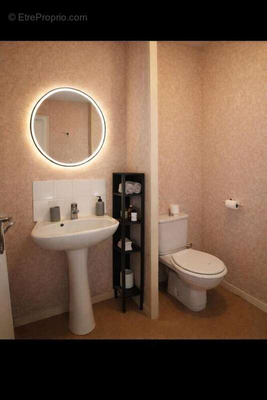 Appartement 83 m² à Montceau-Les-Mines  - photo 6