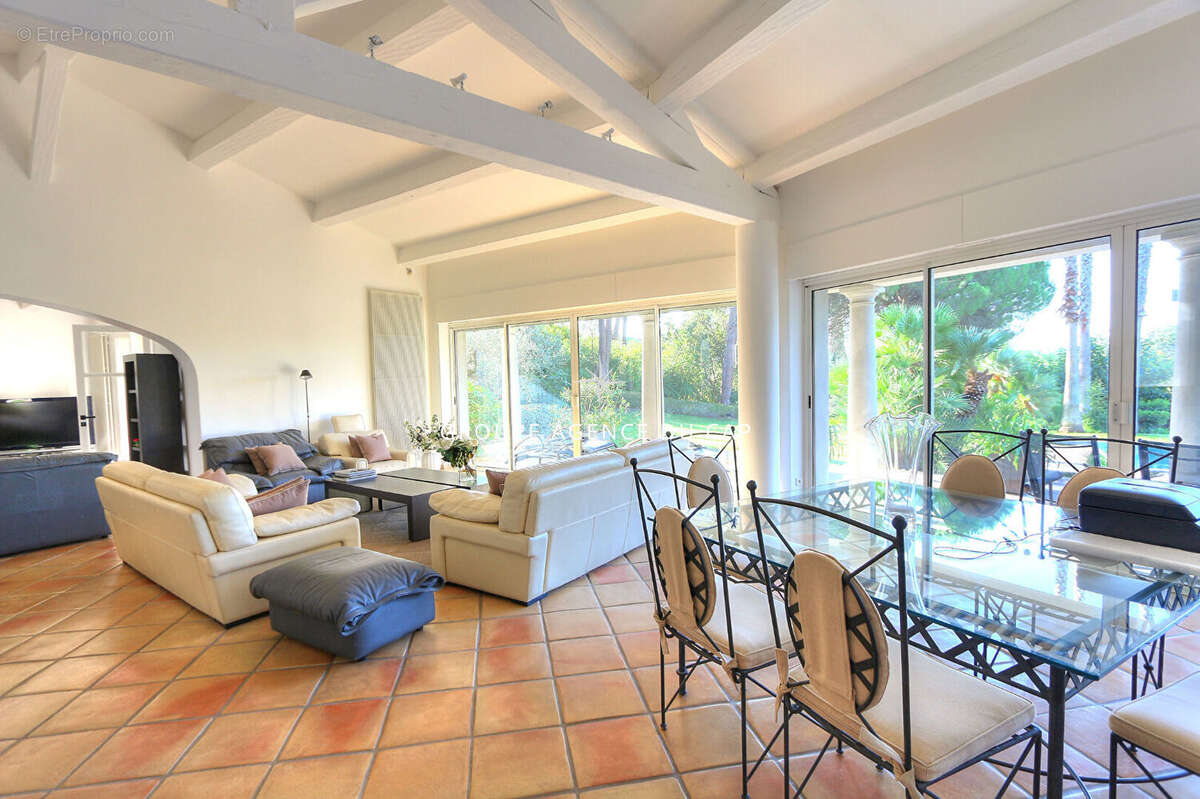 Villa d'exception à vendre à Saint Raphaël - Valescure, 7 pièces, piscine chauffée - photo 9