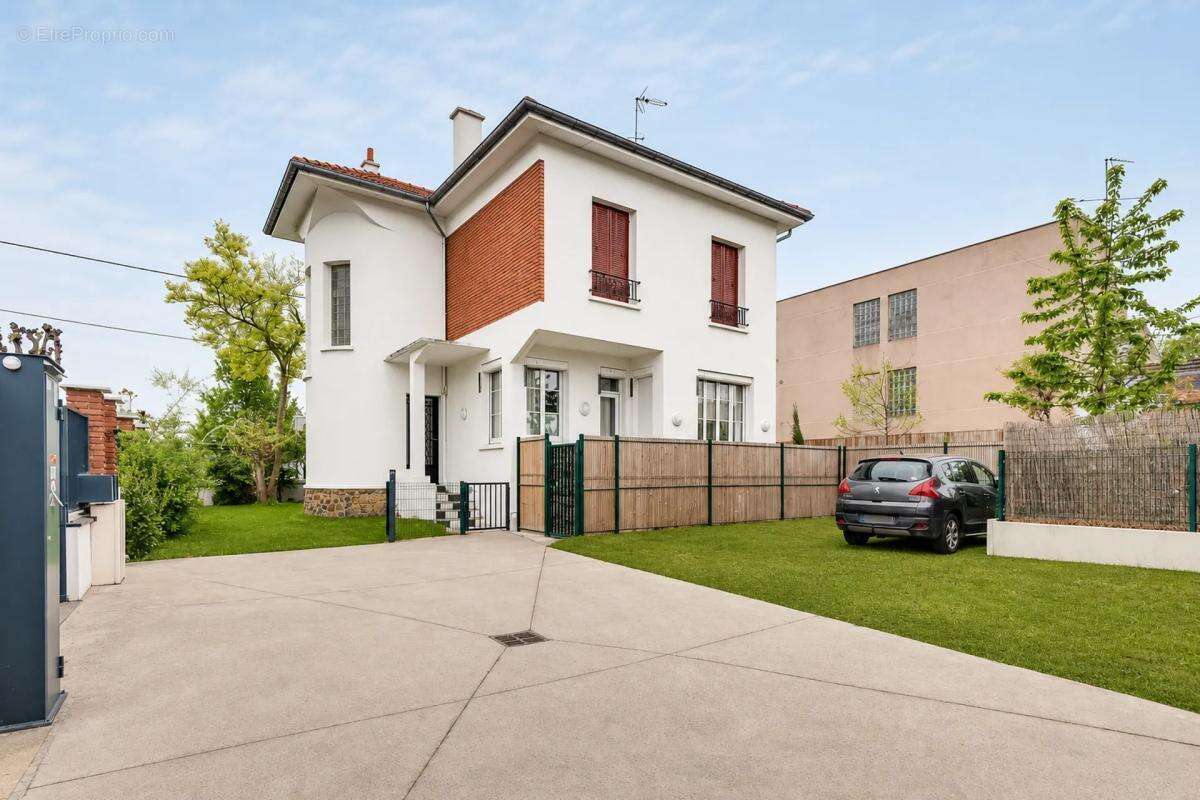Appartement à LA COURNEUVE