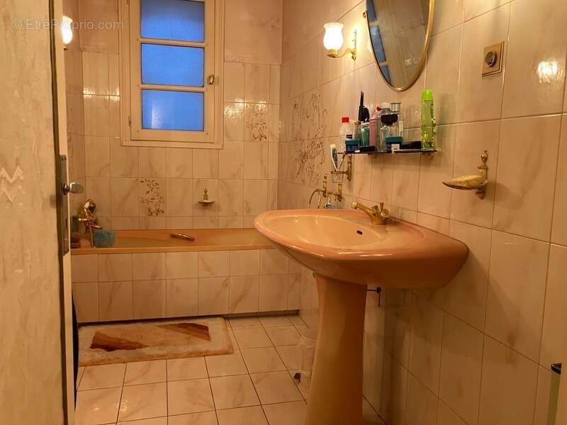 Maison à NOTRE-DAME-DE-SANILHAC