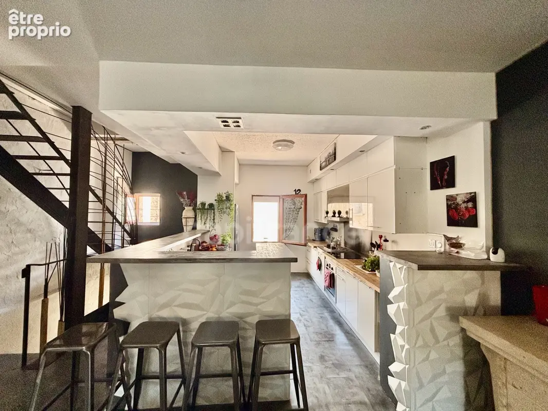 Gigean(34), à vendre maison de village rénovée p4, surface totale 126 m2, terrasse 10 m2, garage 26 m2, centre ville - photo 5