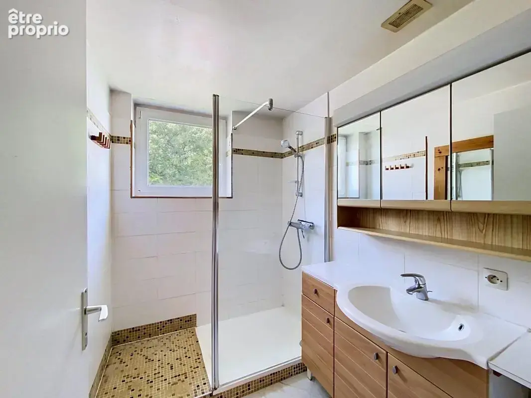 Maison familiale 5 chambres avec jardin arboré - photo 11
