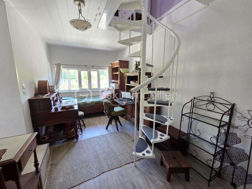 Magnifique Pavillon de plain pied de 149m² avec patio et dépendances à Avril sur Loire - photo 12