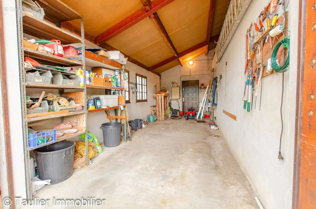 ST VÉRAND -- Élégante maison familiale 5 chambres - photo 25