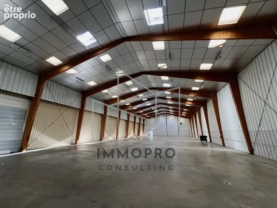 Photo Commerce à La Saussaye au prix de 490 000€