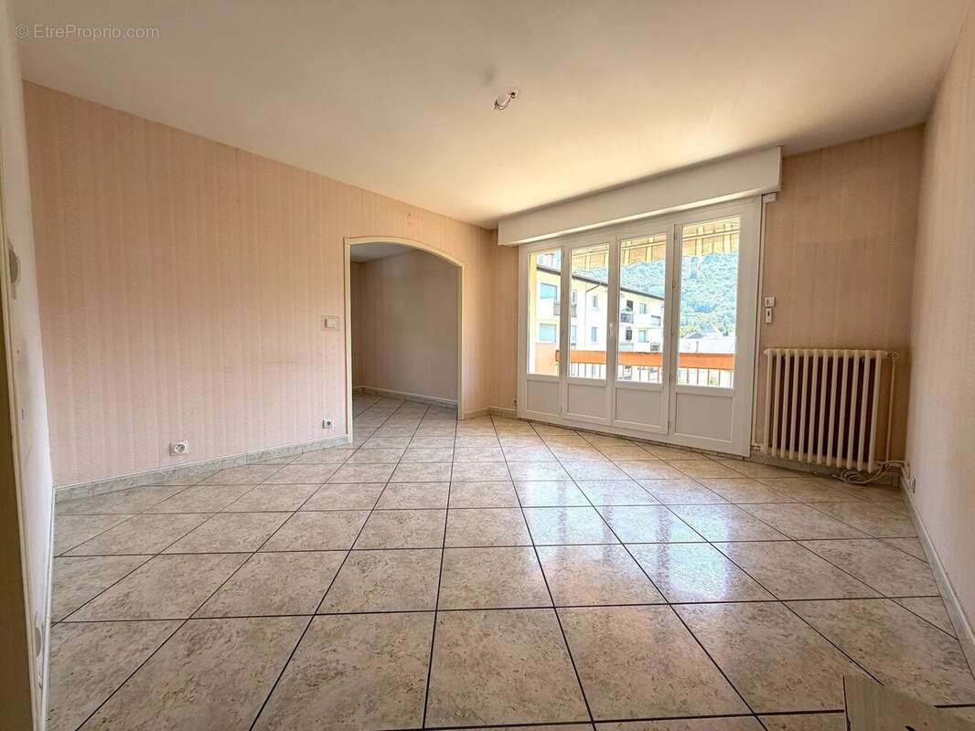 Appartement à SAINT-JEAN-DE-MAURIENNE