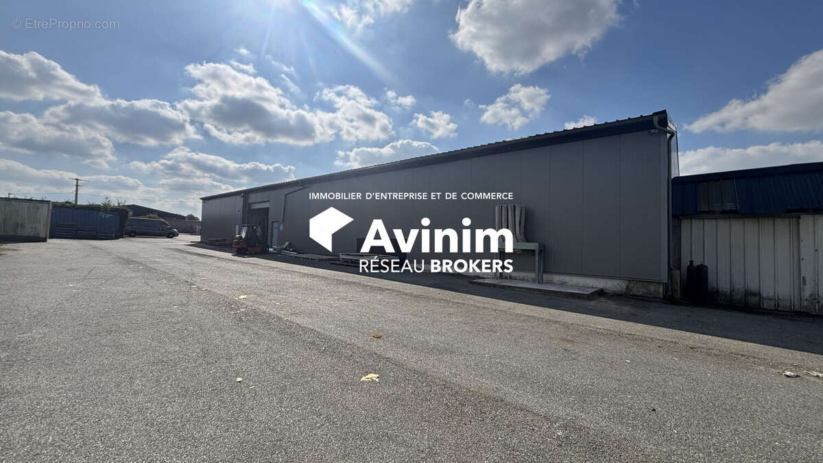 Commerce à ANGERVILLE-L'ORCHER