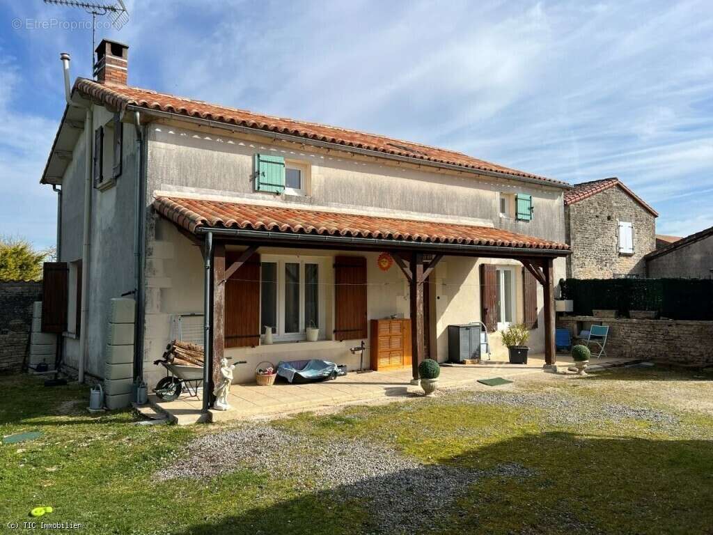 Maison à VILLEFAGNAN